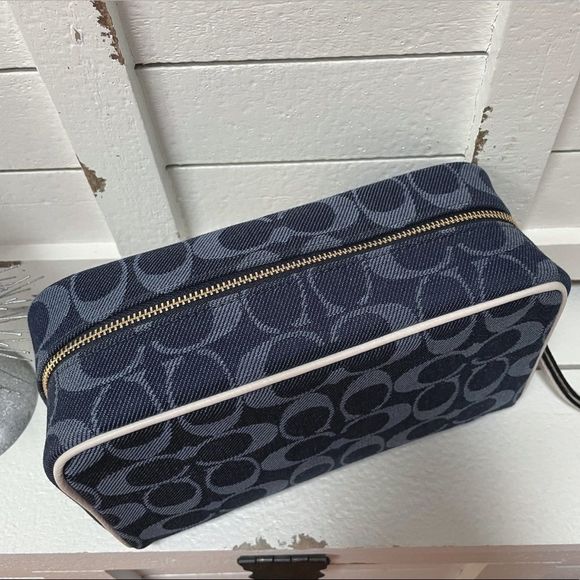 Coach Dempsey Large Boxy Cosmetic Case 20 Signature Denim With Coach Patch NWT - Picture 8 of 10